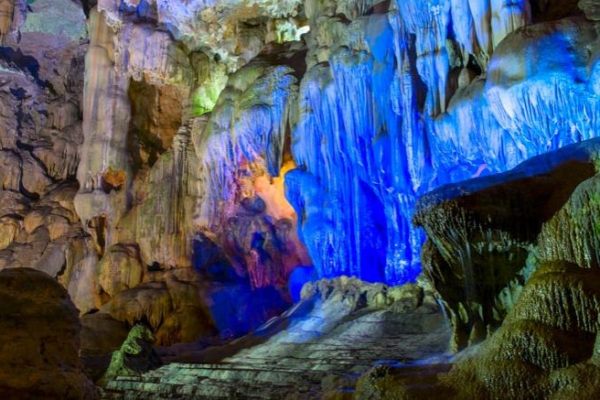 Dau Go Cave of Halong Bay